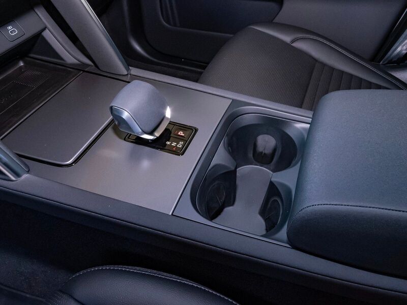 2025 Land Rover Discovery Sport S photo 27