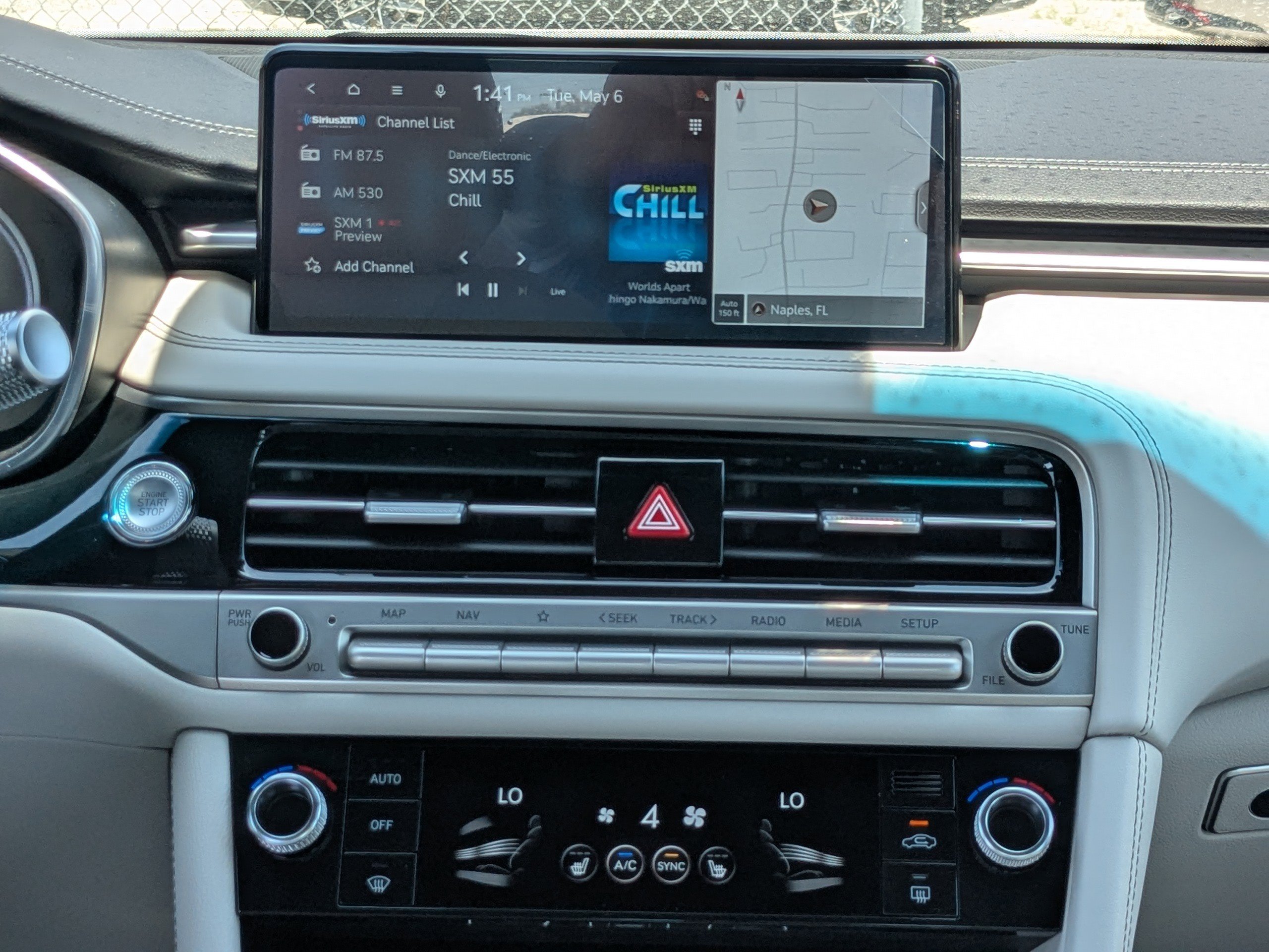 2025 Genesis G70 2.5T photo 13