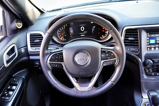 Used 2021 White Jeep Laredo E image 18