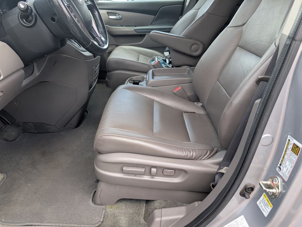 2016 Honda Odyssey EX-L photo 12