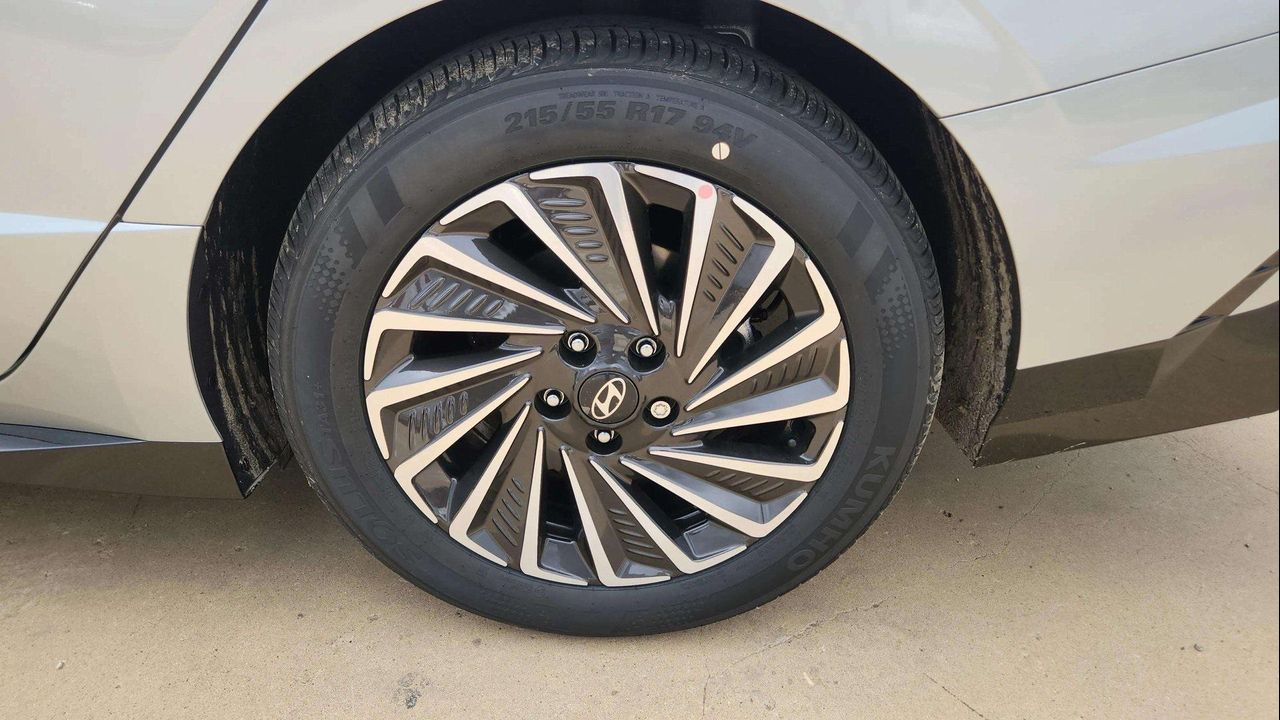 2025 Hyundai Sonata Hybrid Limited photo 23