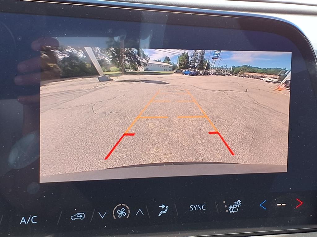 2025 Chevrolet Traverse photo 14