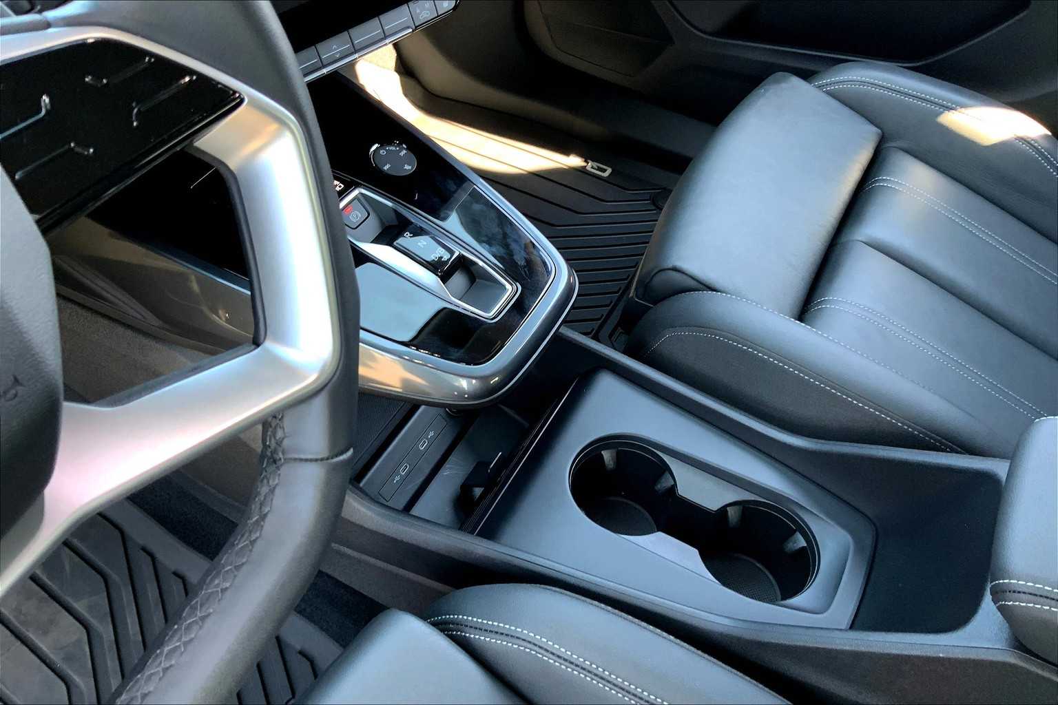 2024 Audi Q4 E-tron Sportback Premium Plus photo 13