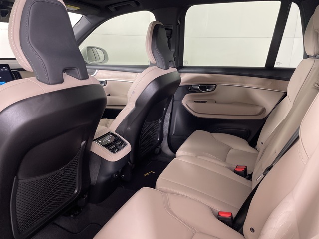 2026 Volvo XC90 B5 AWD Core photo 36