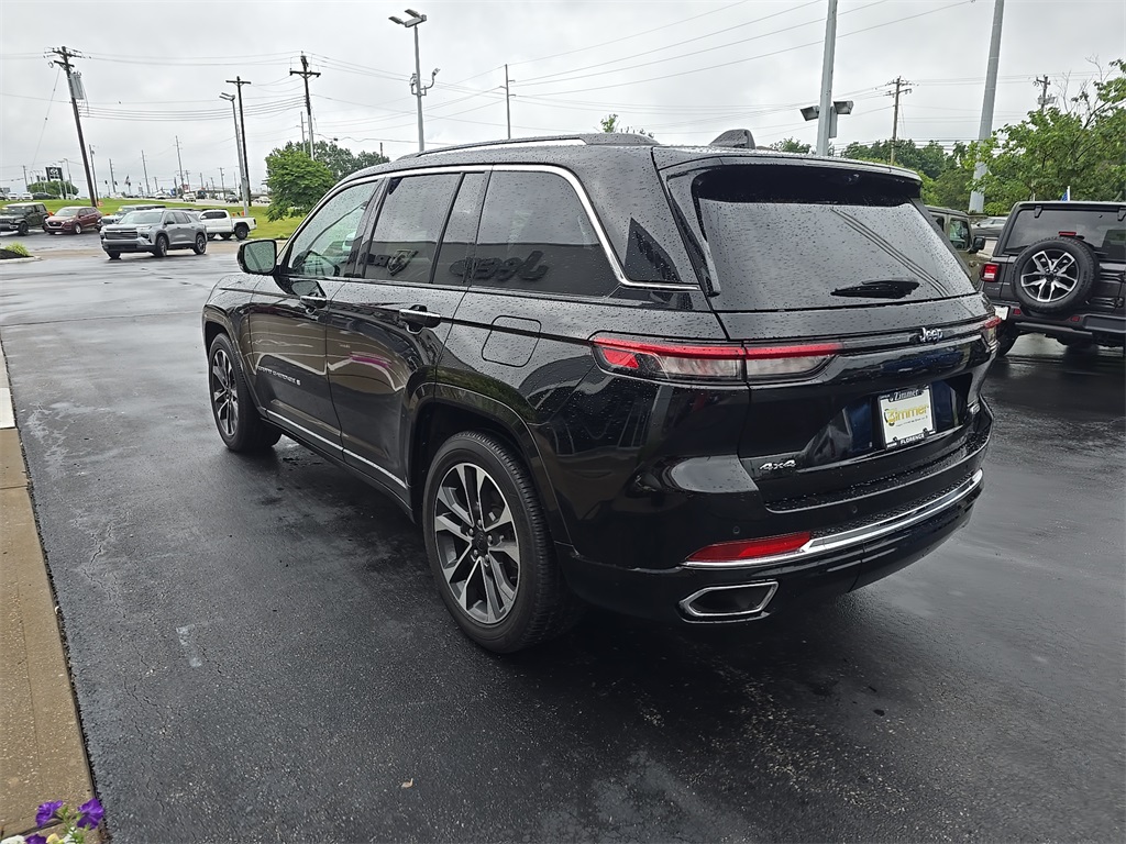 2022 Jeep Grand Cherokee Overland photo 3