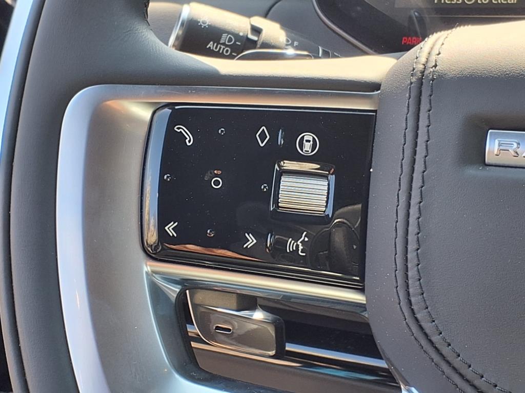 2025 Land Rover Range Rover SE photo 15