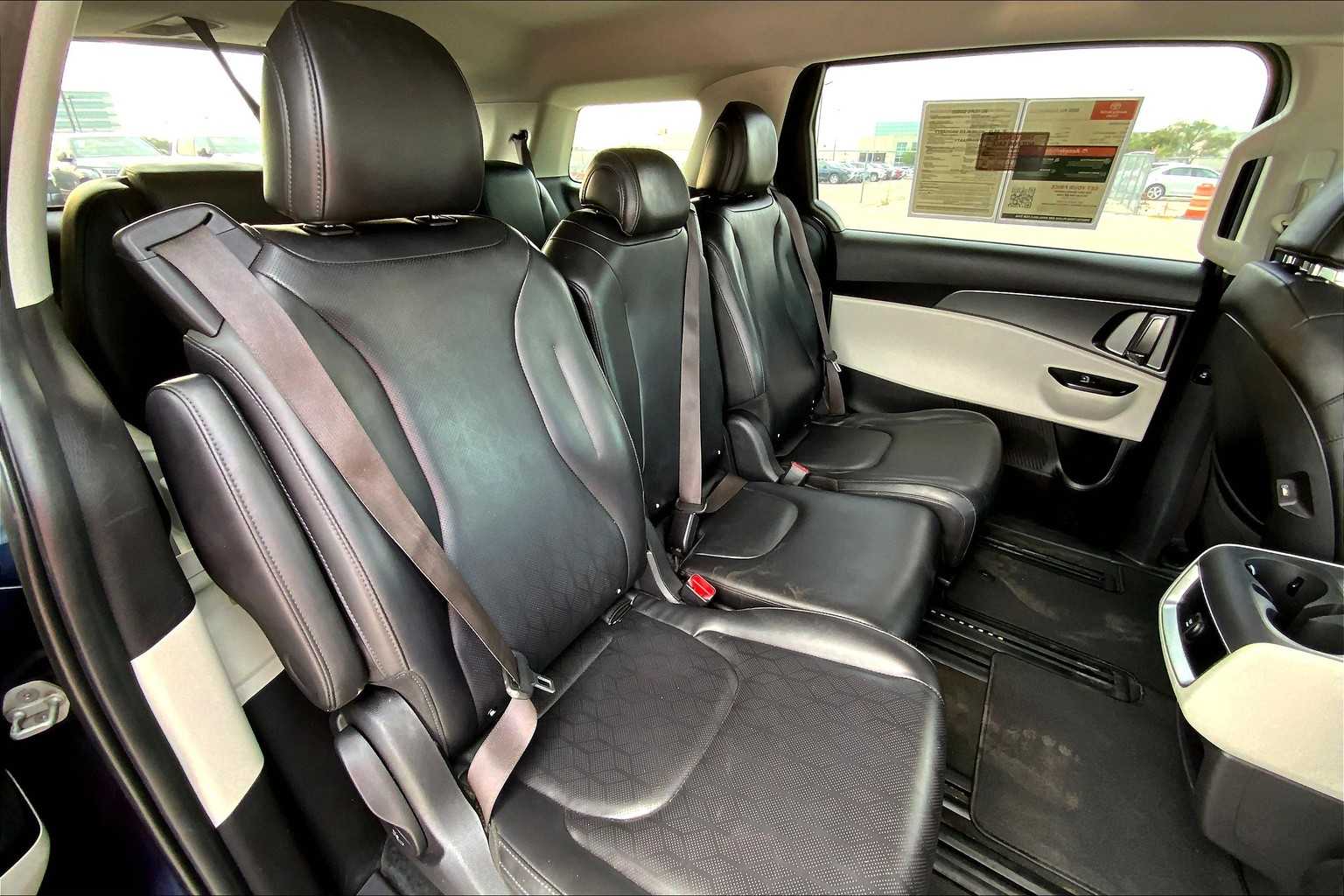 2022 Kia Carnival LXS photo 18