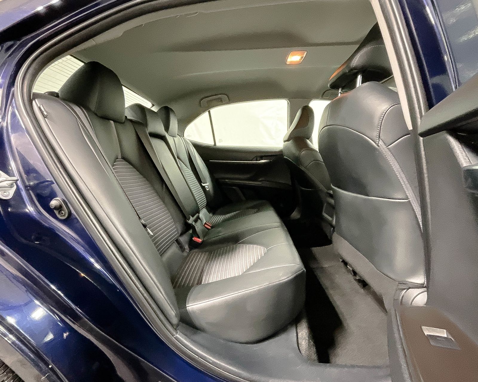 2022 Toyota Camry SE photo 19