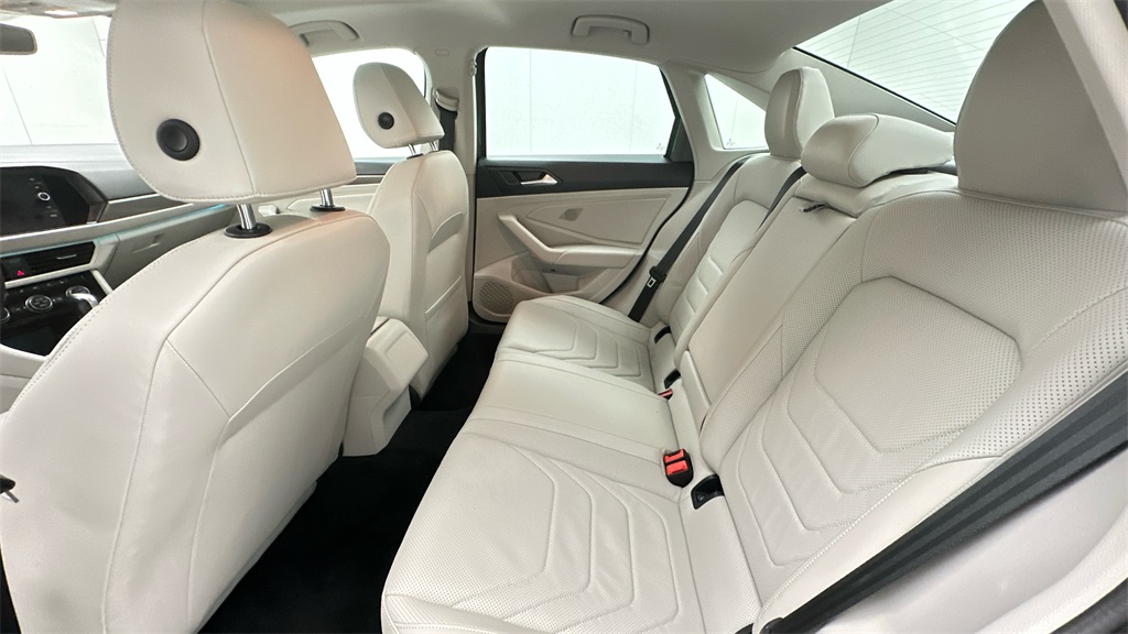 2019 Volkswagen Jetta SEL Premium photo 9
