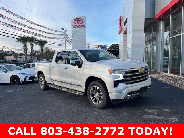 2022 Chevrolet Silverado 1500 High Country's photo