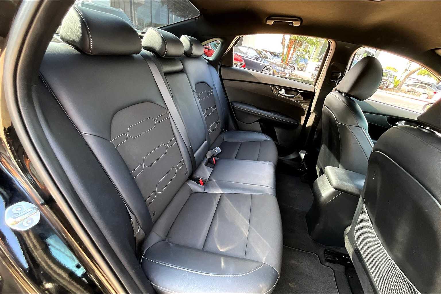 2024 Kia Forte GT-Line photo 18