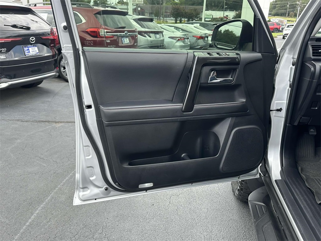 2024 Toyota 4Runner TRD Off-Road photo 5