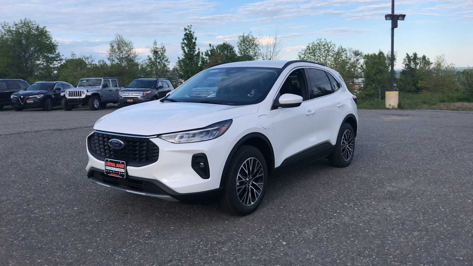 2025 Ford Escape Plug-In Hybrid photo 4