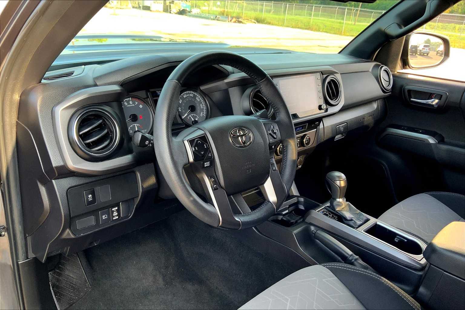 2023 Toyota Tacoma TRD Sport V6 photo 16