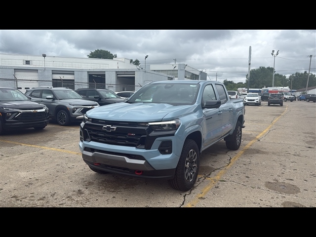 2025 Chevrolet Colorado Z71 photo 2