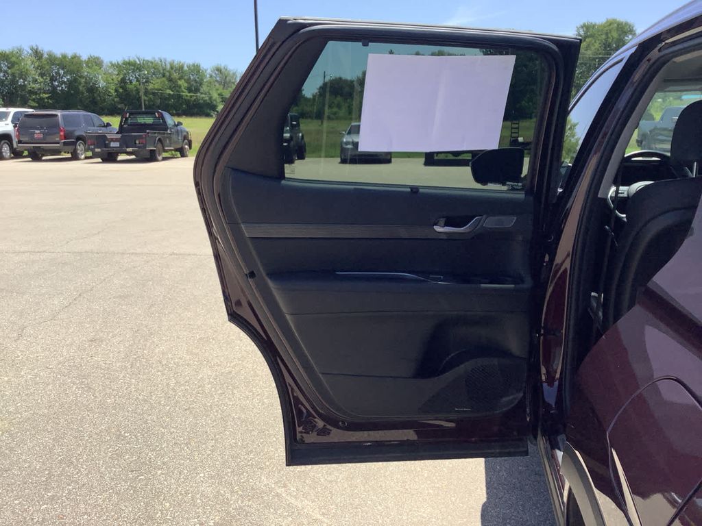 2024 Hyundai Palisade Limited photo 27