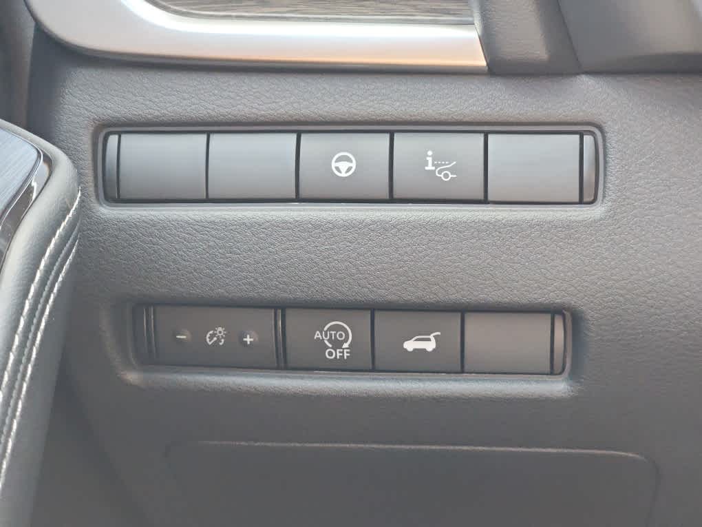 2026 Nissan Rogue Platinum photo 10