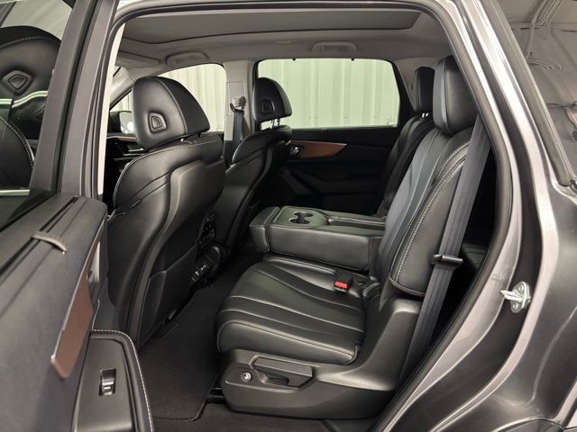 2022 Acura MDX Technology SH-AWD photo 11