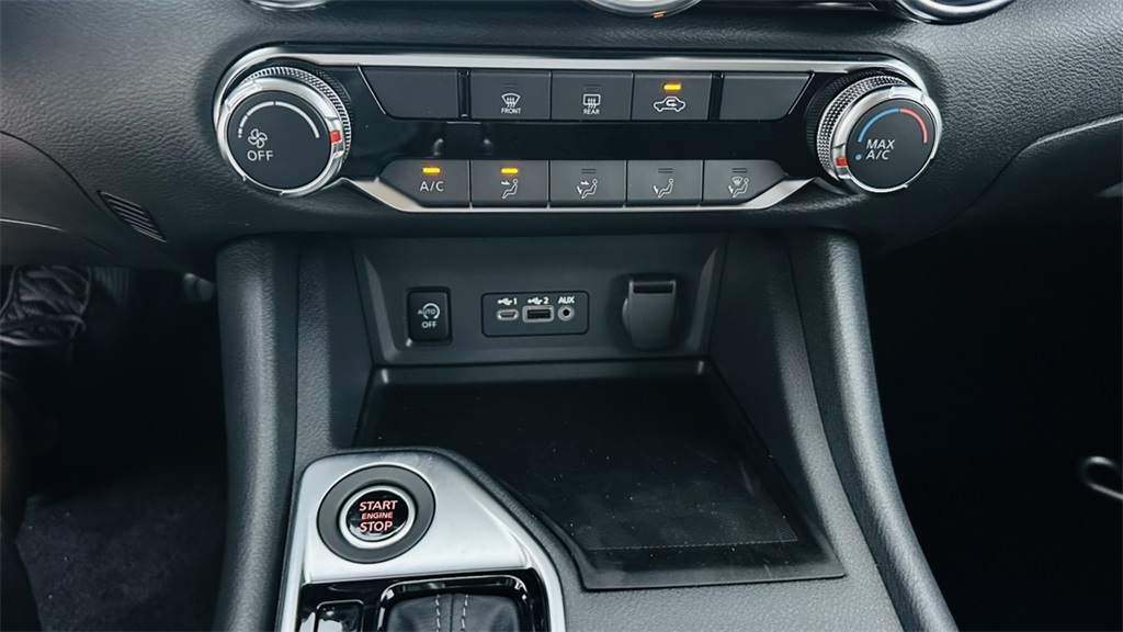 2025 Nissan Sentra SV photo 23