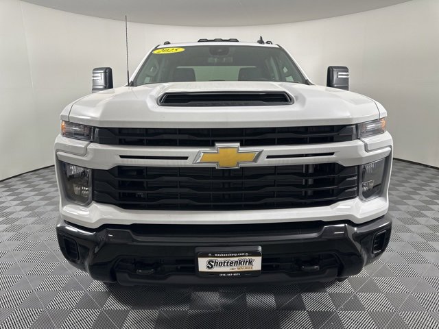 2025 Chevrolet Silverado 2500HD Custom photo 6