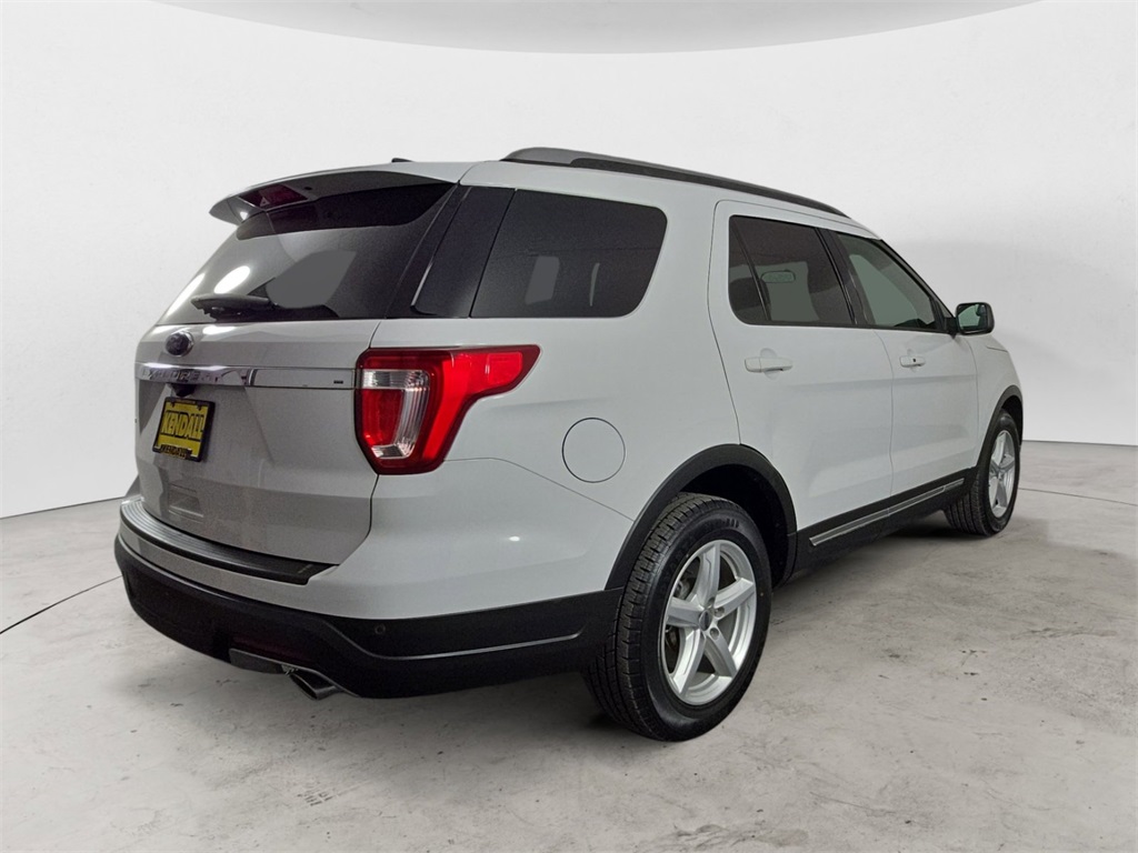 2018 Ford Explorer XLT photo 4