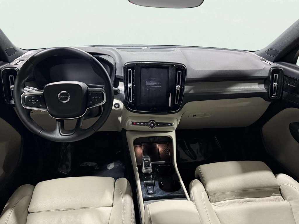2020 Volvo XC40 T5 Inscription AWD photo 7