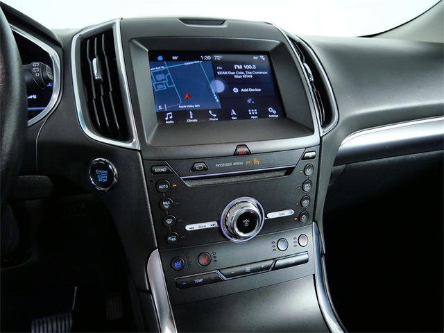 2019 Ford Edge Titanium photo 19