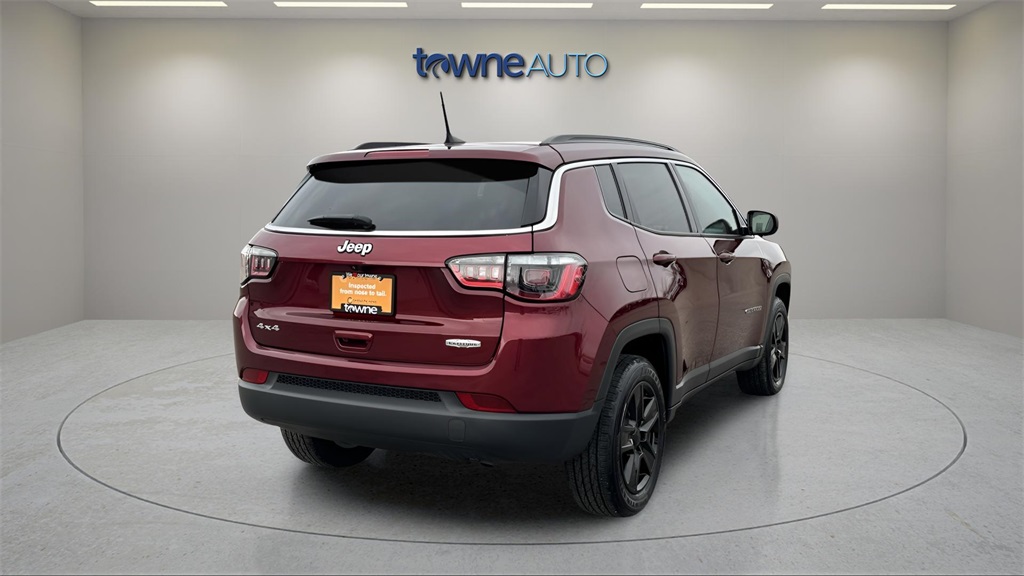 2022 Jeep Compass Latitude photo 3