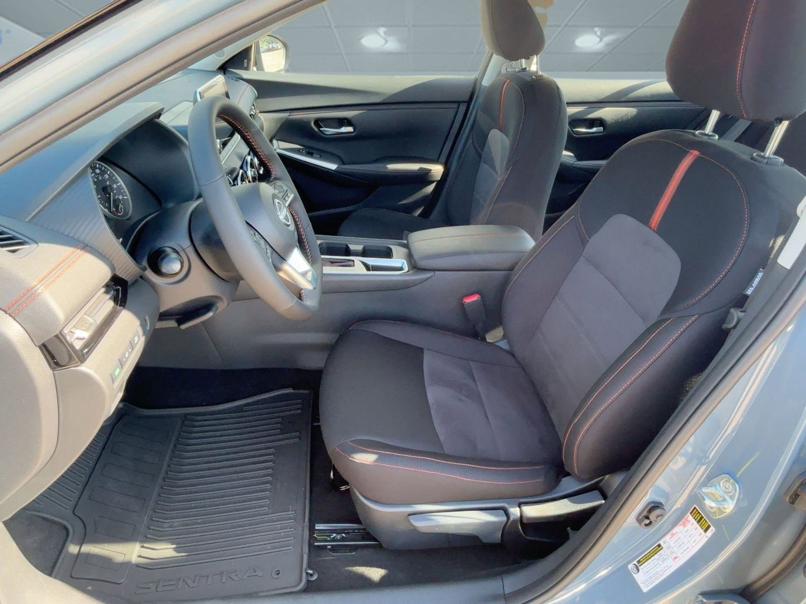 2025 Nissan Sentra SR photo 5