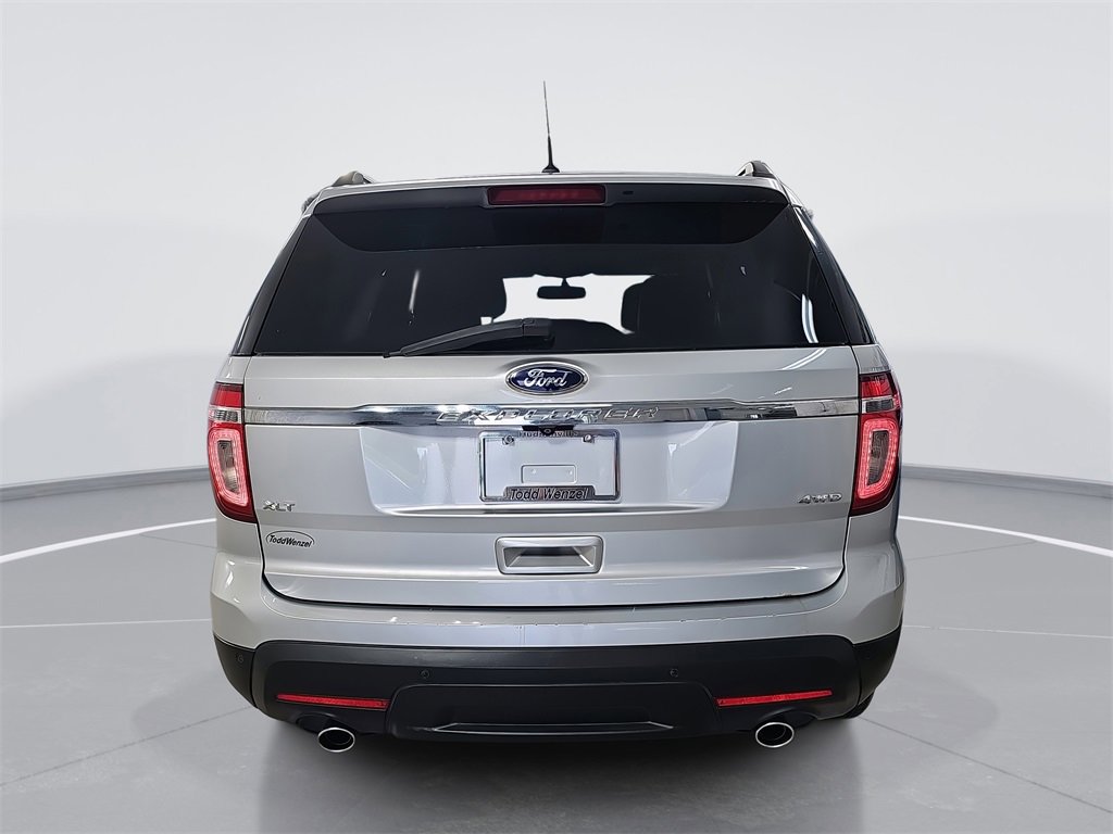 2015 Ford Explorer XLT photo 4