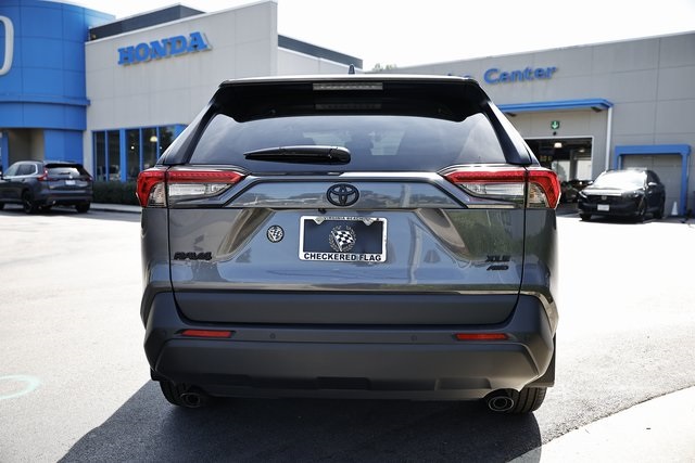 2025 Toyota RAV4 XLE Premium photo 5