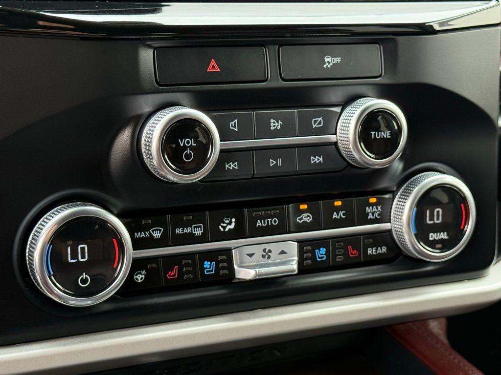 2023 Ford Expedition MAX Limited photo 12