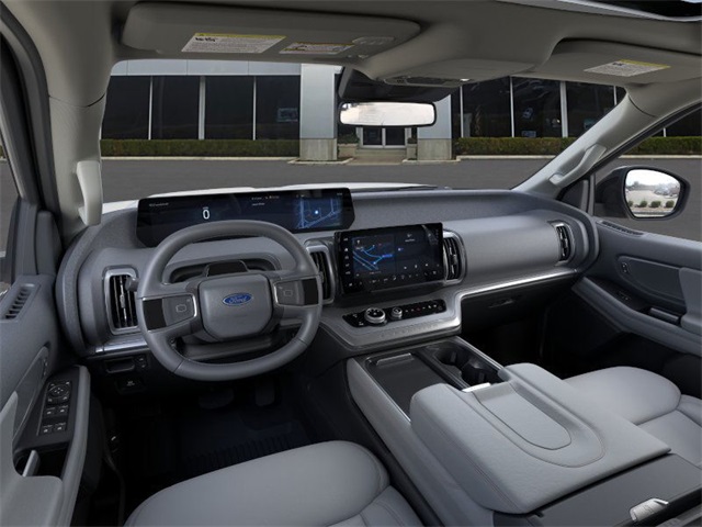 2025 Ford Expedition photo 9