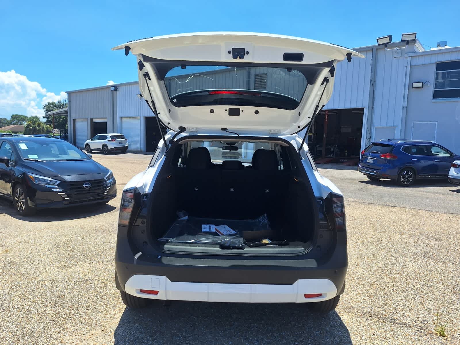 2025 Nissan Kicks SV photo 22