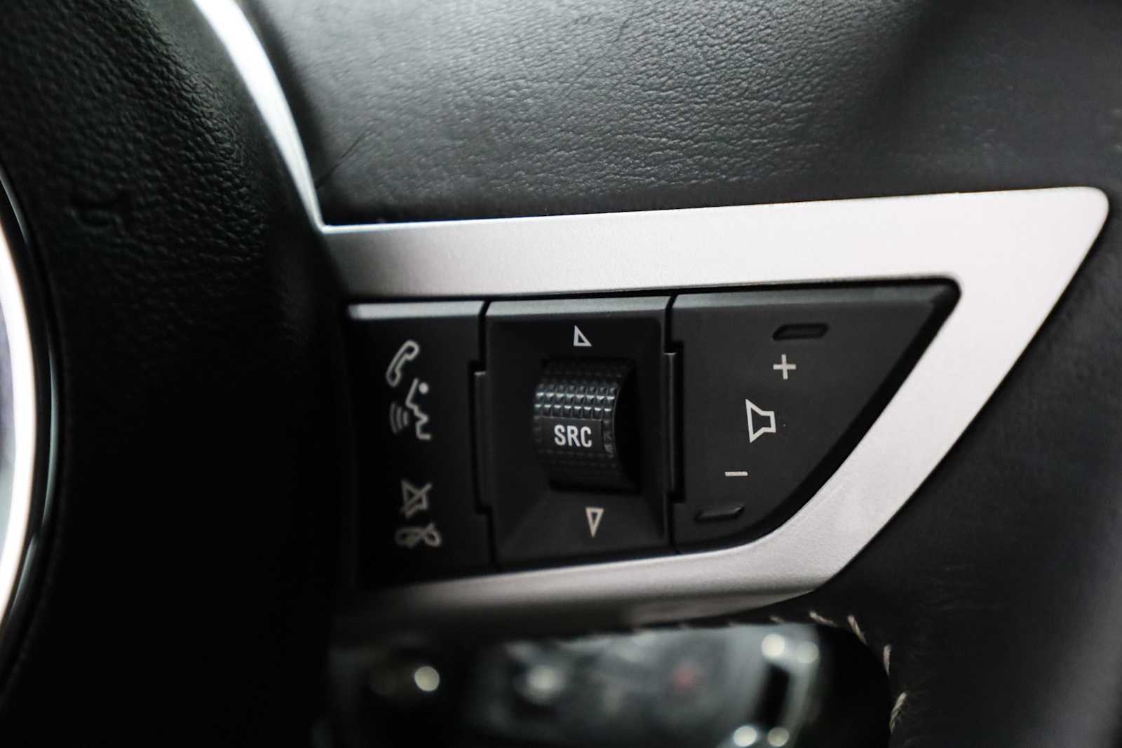 2010 Chevrolet Camaro 2SS photo 25
