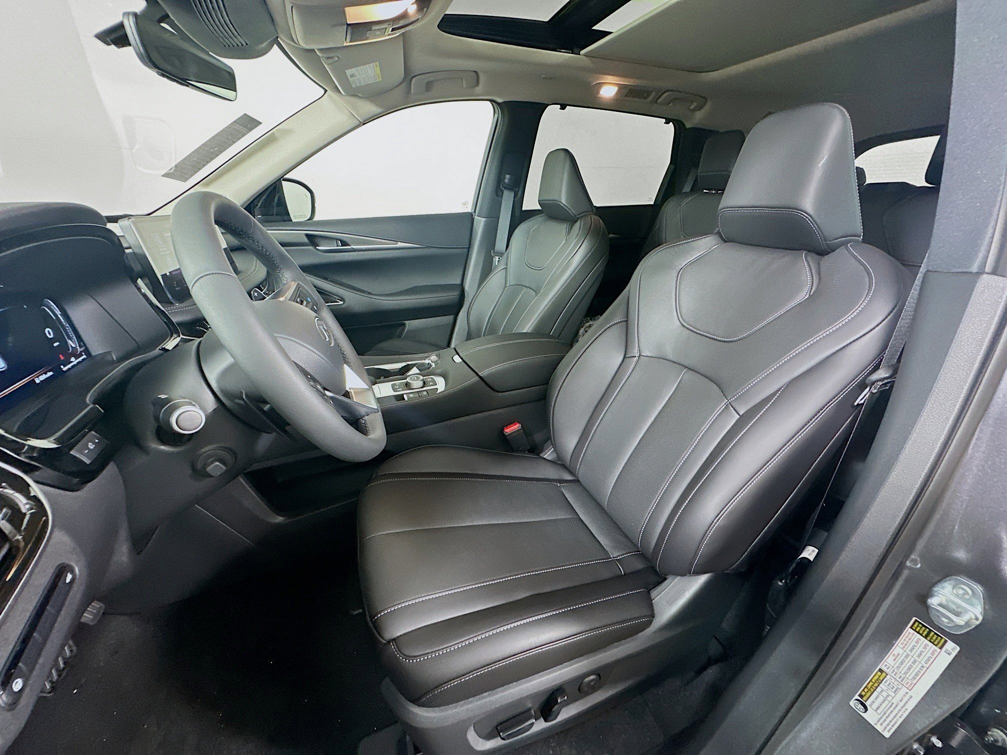 2025 Infiniti QX60 Luxe photo 13