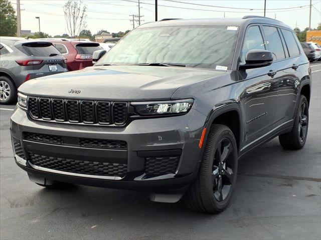 2025 Jeep Grand Cherokee Altitude photo 2