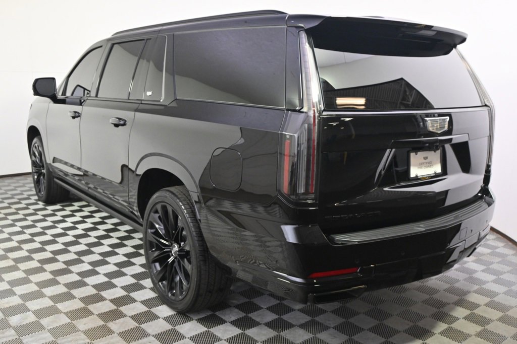 2025 Cadillac Escalade ESV Sport Platinum photo 3