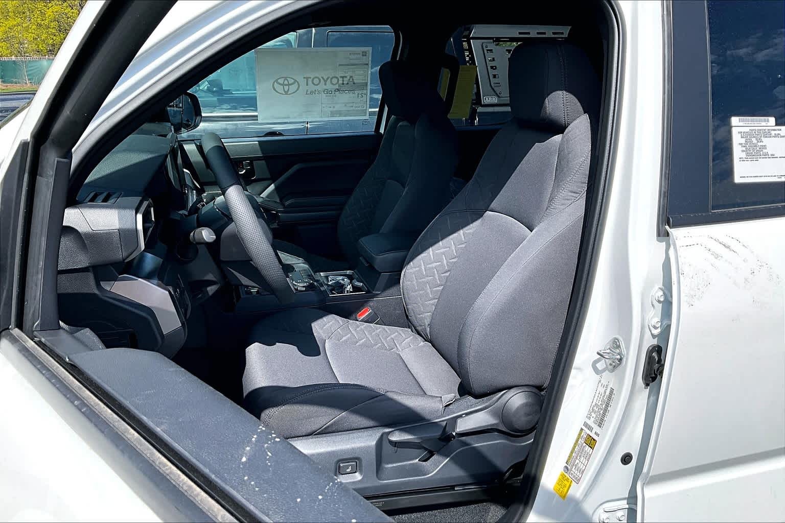 2025 Toyota Tacoma SR5 4x4 Double Cab photo 9