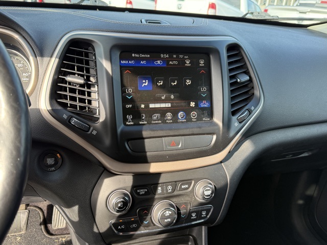 2017 Jeep Cherokee Limited photo 16
