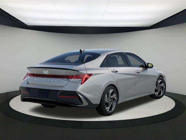 2025 Hyundai Elantra SEL Sport photo 4