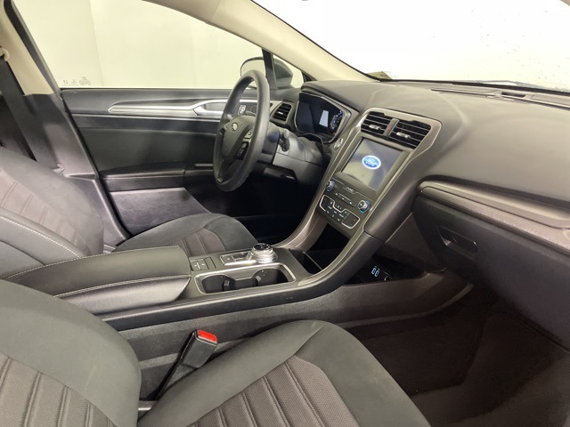 2020 Ford Fusion SE photo 14