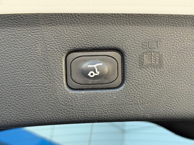 2022 Ford Edge SEL photo 35