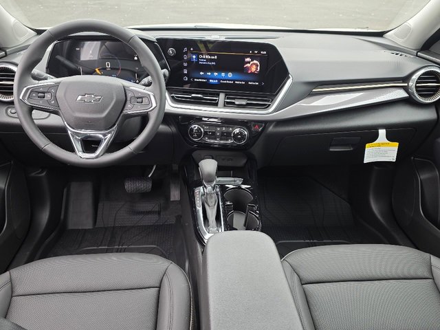 2025 Chevrolet Trax ACTIV photo 2