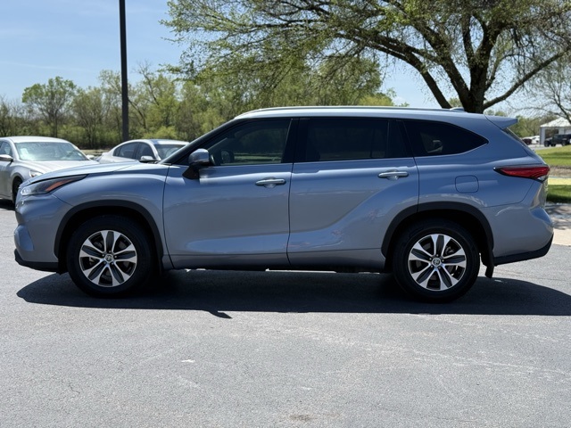 2022 Toyota Highlander XLE photo 4