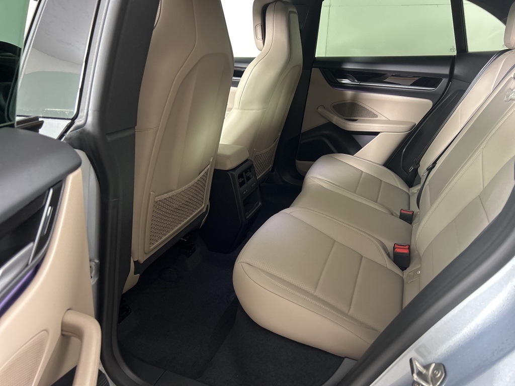 2025 Porsche Macan Electric photo 16