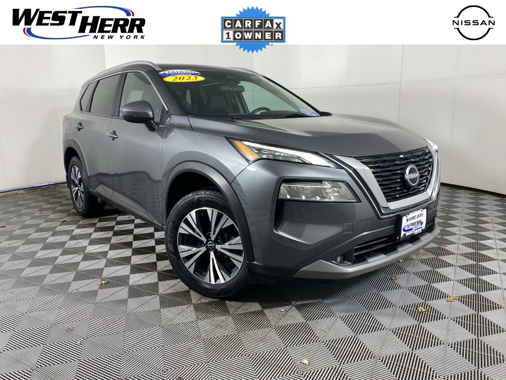 2023 Nissan Rogue SV's photo