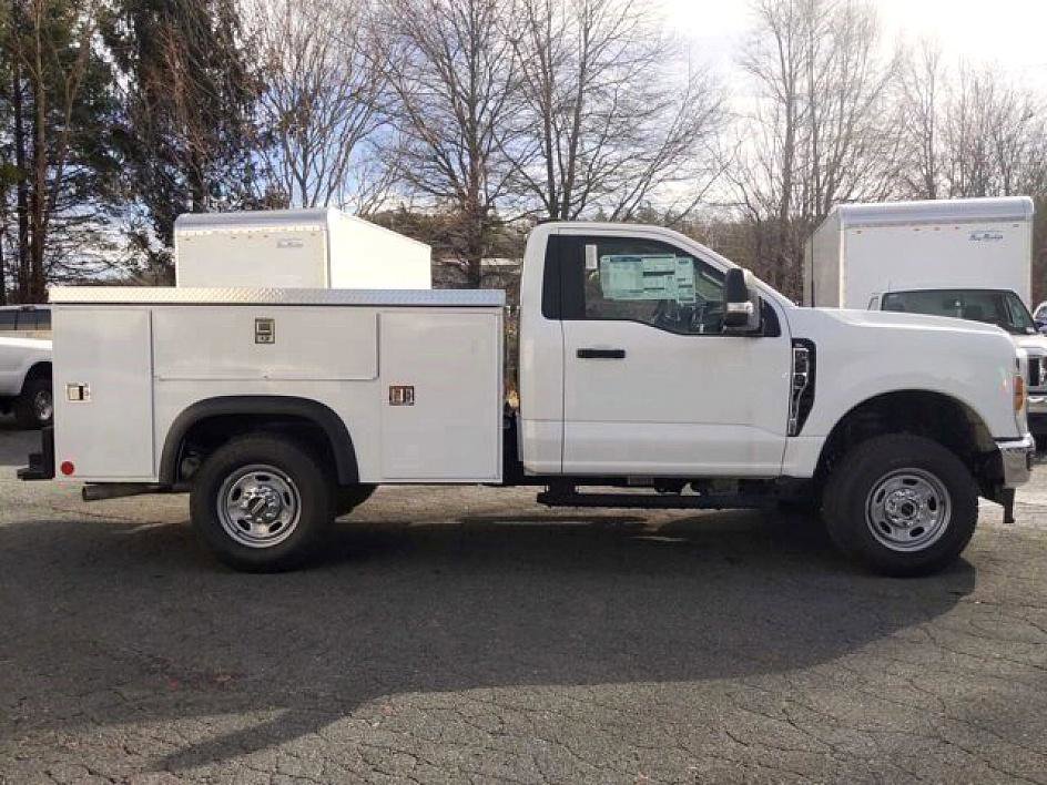 2023 Ford F-250 XL photo 2