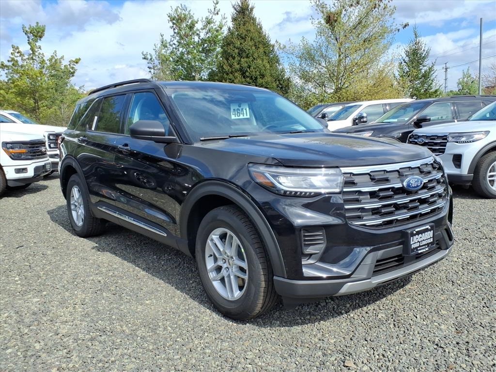 2025 Ford Explorer Active's photo