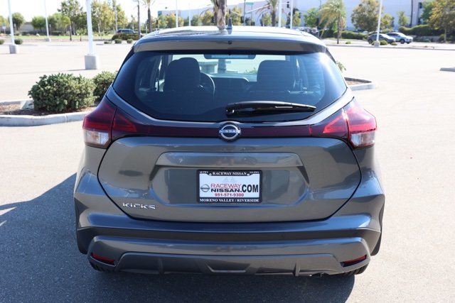 2025 Nissan Kicks Play S photo 4